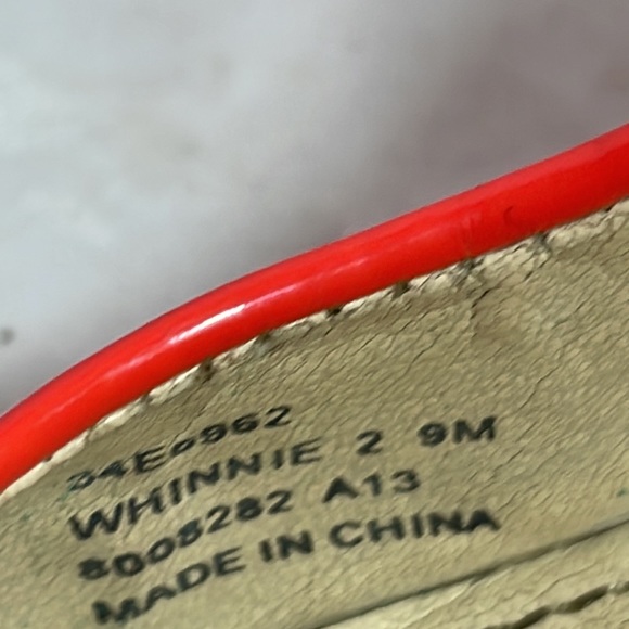 Calvin Klein Orange Patent Leather Almond shaped closed toe whinnie pumps Size 9 - Picture 10 of 11